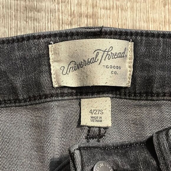UNIVERSAL THREADS Jeans- size 4/27S‎ - Picture 4 of 7